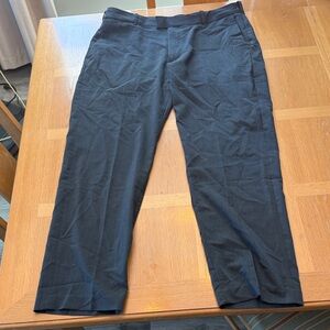 Van Heusen Men's Dark Gray Dress Pants